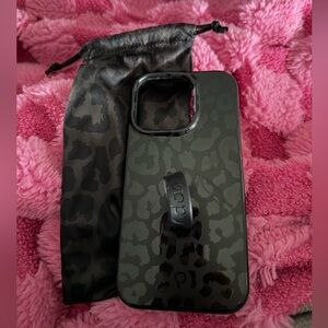LOOPY Black Leopard 15 pro iPhone Case